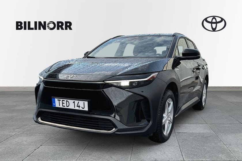 Bild 1 av Toyota bZ4X 100% Elektrisk SUV/Vinterdäck