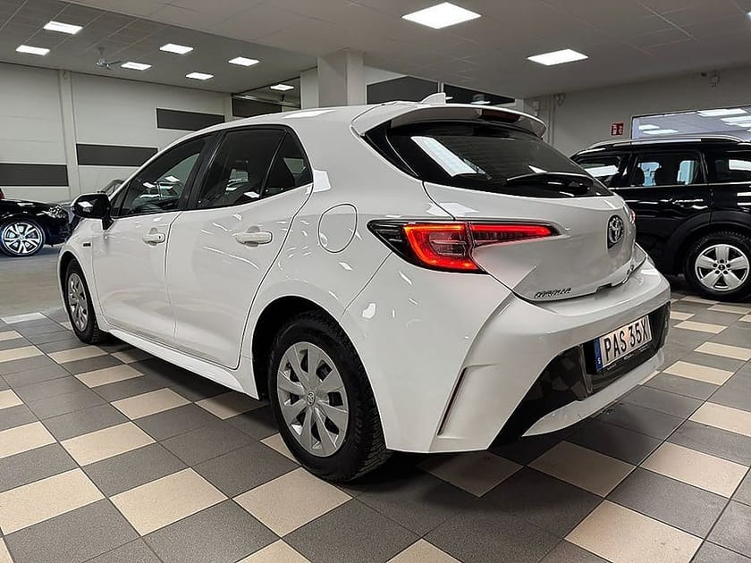 Bild 4 av Toyota Corolla Hybrid e-CVT Life B-Kamera 5-d Euro 6