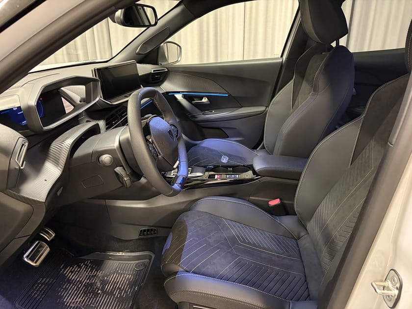 Bild 5 av Peugeot 2008 Hybrid 145 GT AUT Dragkrok Vinterhjul Demobil