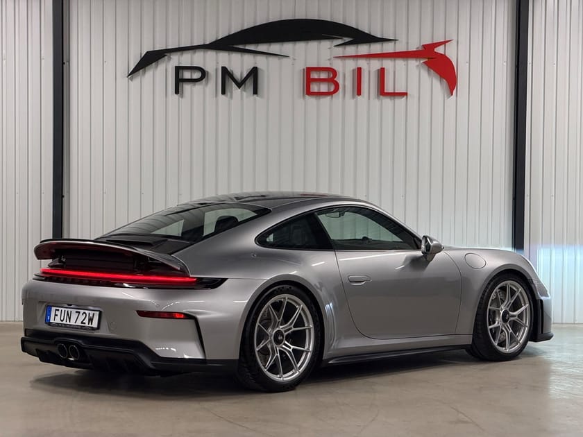 Bild 4 av Porsche 911 GT3 Touring 992.2 Extrautrustad för 307.000kr (Baksäte)