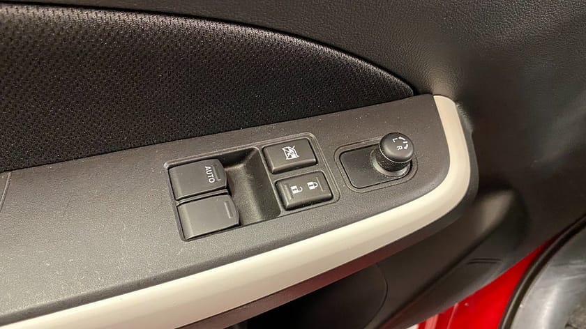 Bild 4 av Suzuki Swift 1.2 Automat, Backkamera,  Adaptiv farthållare