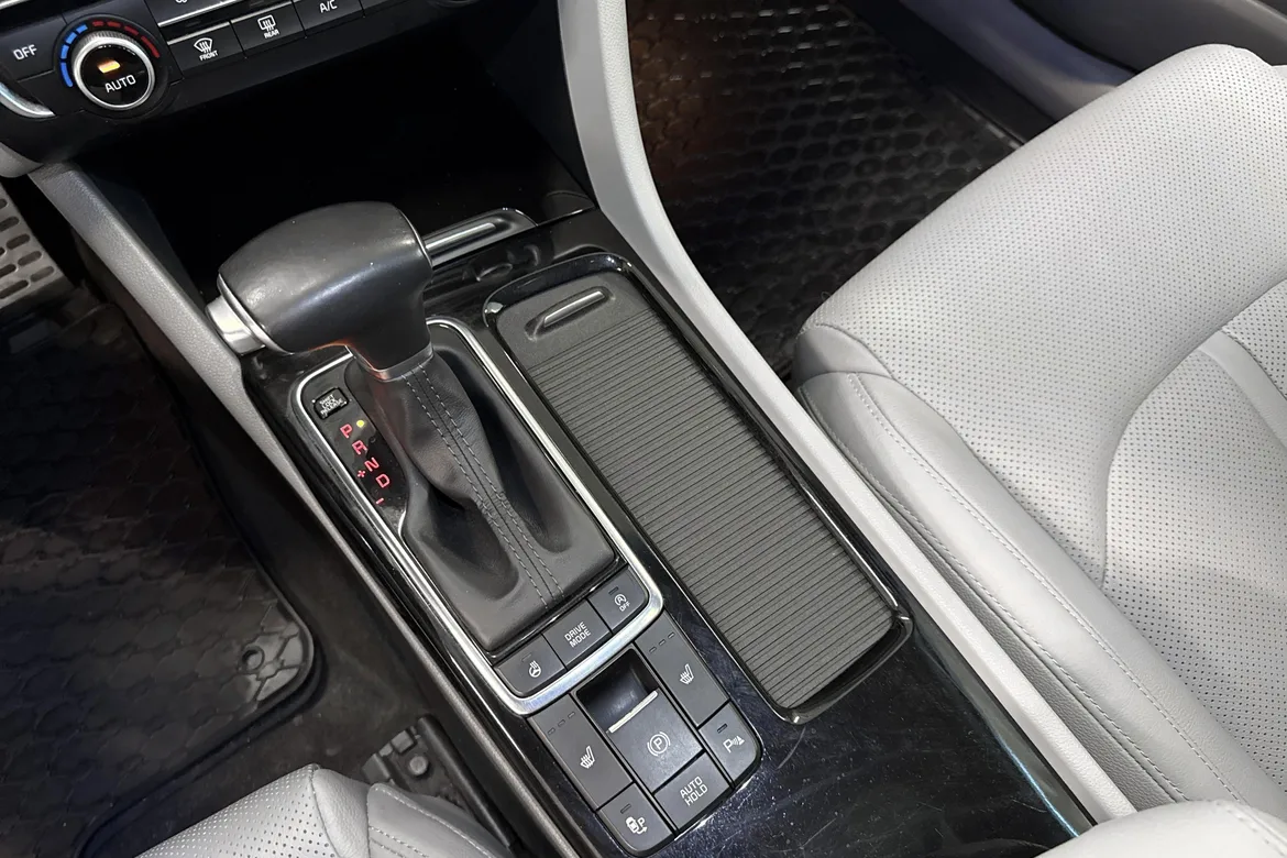 picture of a car