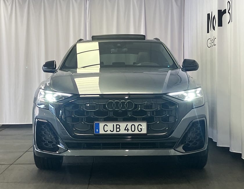 Bild 2 av Audi Q8 60 TFSI e quattro SUV 490 HK TIPTRONIC