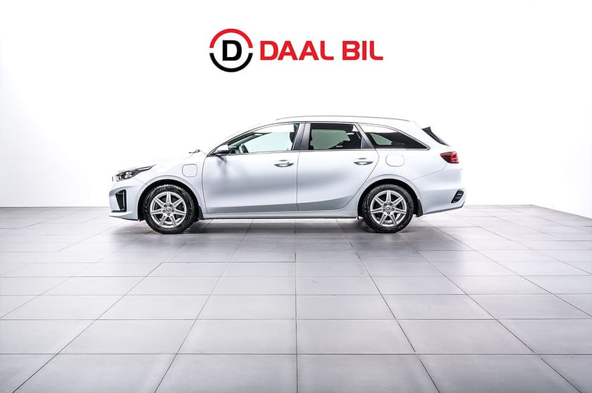 Bild 1 av Kia Ceed Sportswagon Plug-in Hybrid DCT 141HK ADVANCED B-KAM CARPLAY