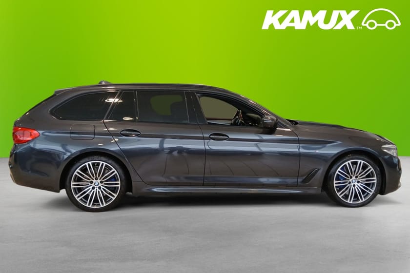 Bild 2 av BMW 540d xDrive Touring Innovation M-Sport Pano Cockpit H/K 360kamera 320hk
