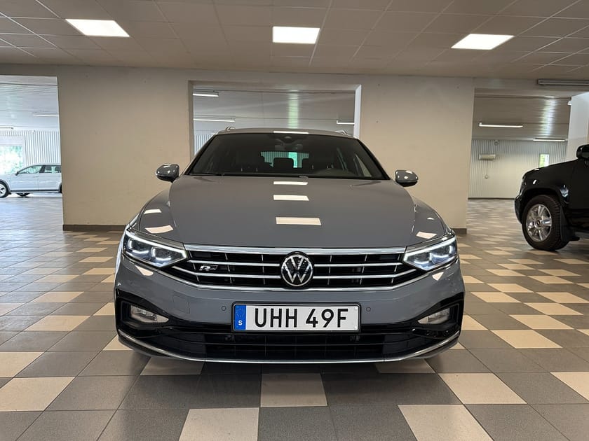 Bild 2 av Volkswagen Passat Sportscombi 2.0 TDI R-line 4M GT Cockpit PRO Navi Drag Värmare 200H