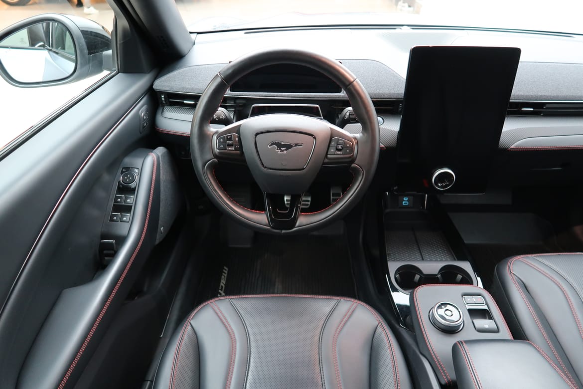 Ford Mustang Mach-E 2022 - miniatyr 9