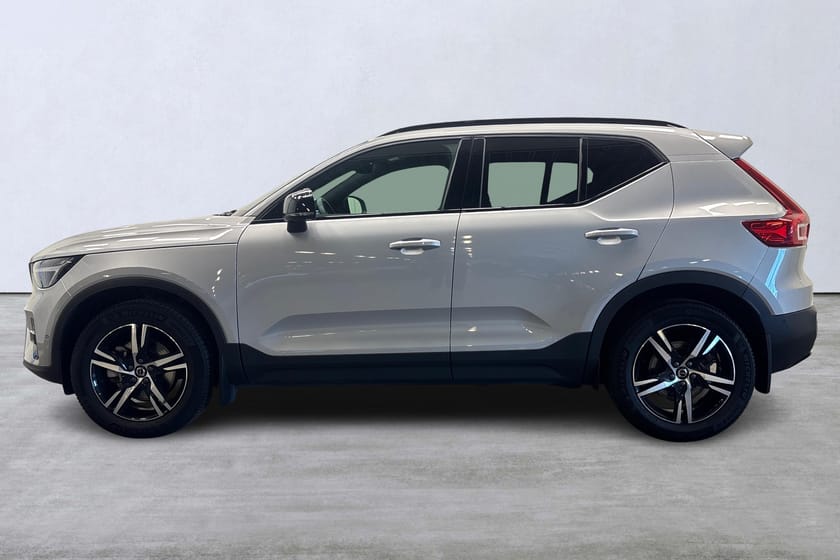 Bild 2 av Volvo XC40 B3 FWD Bensin Plus Dark