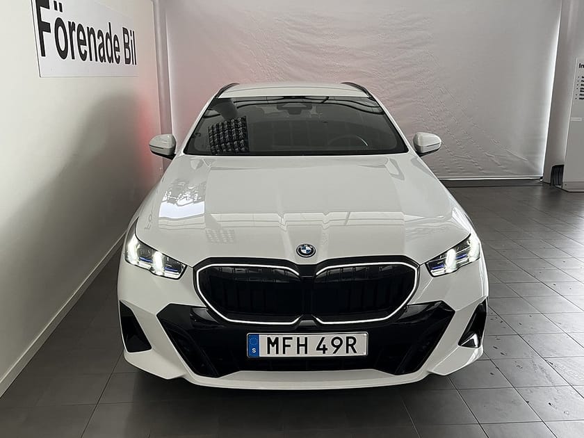 Bild 2 av BMW 530e xDrive Touring 4,95 ränta M Sport Pro Drag H/K