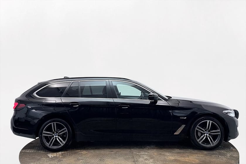 Bild 5 av BMW 530e xDrive Touring Drag Läder Nav Connected Kamkedja