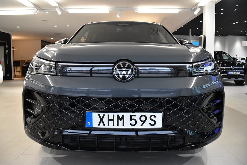 Bild 3 av Volkswagen Tiguan 2.0 TDI R-Line Edition **Black Style**
