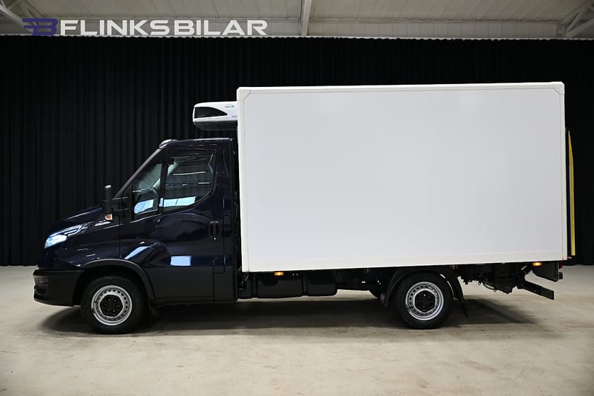 Bild 4 av Iveco Daily 35-140 Chassi Cab 136HK Automat|Kylbil|Volymskåp|Bakgavellyft|Moms|SeUtr!