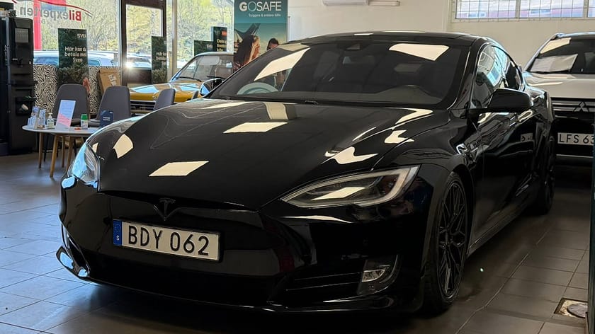 Bild 2 av Tesla Model S 90D 90D|AWD|PANORAMATAK|LUFTFJÄDRING|AUTOPILOT|3,45% RÄNTA