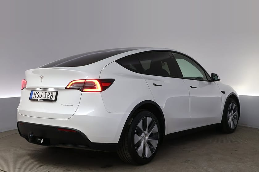 Bild 5 av Tesla Model Y Long Range AWD Autopilot Panorama Drag V-hjul
