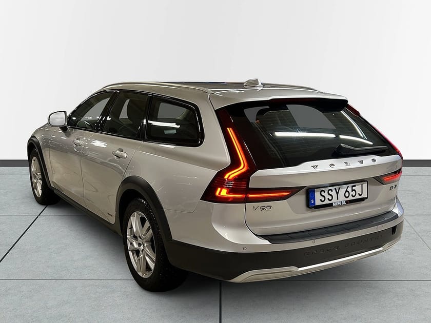 Bild 5 av Volvo V90 Cross Country D4 AWD Momentum Drag Mvärme Kamera H/K Navi Carplay S&V