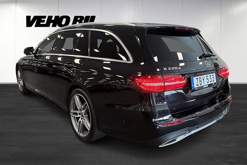 Bild 4 av Mercedes-Benz E 220 T d 9G-Tronic AMG Panorama Drag