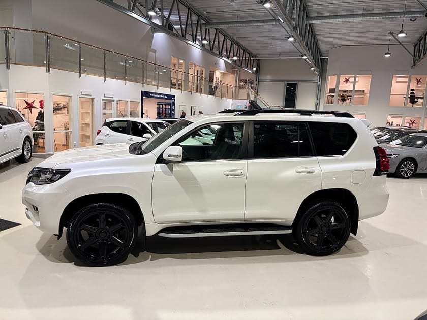 Bild 3 av Toyota Land Cruiser 5-dörrars 2.8 D-4D 4WD Euro 6