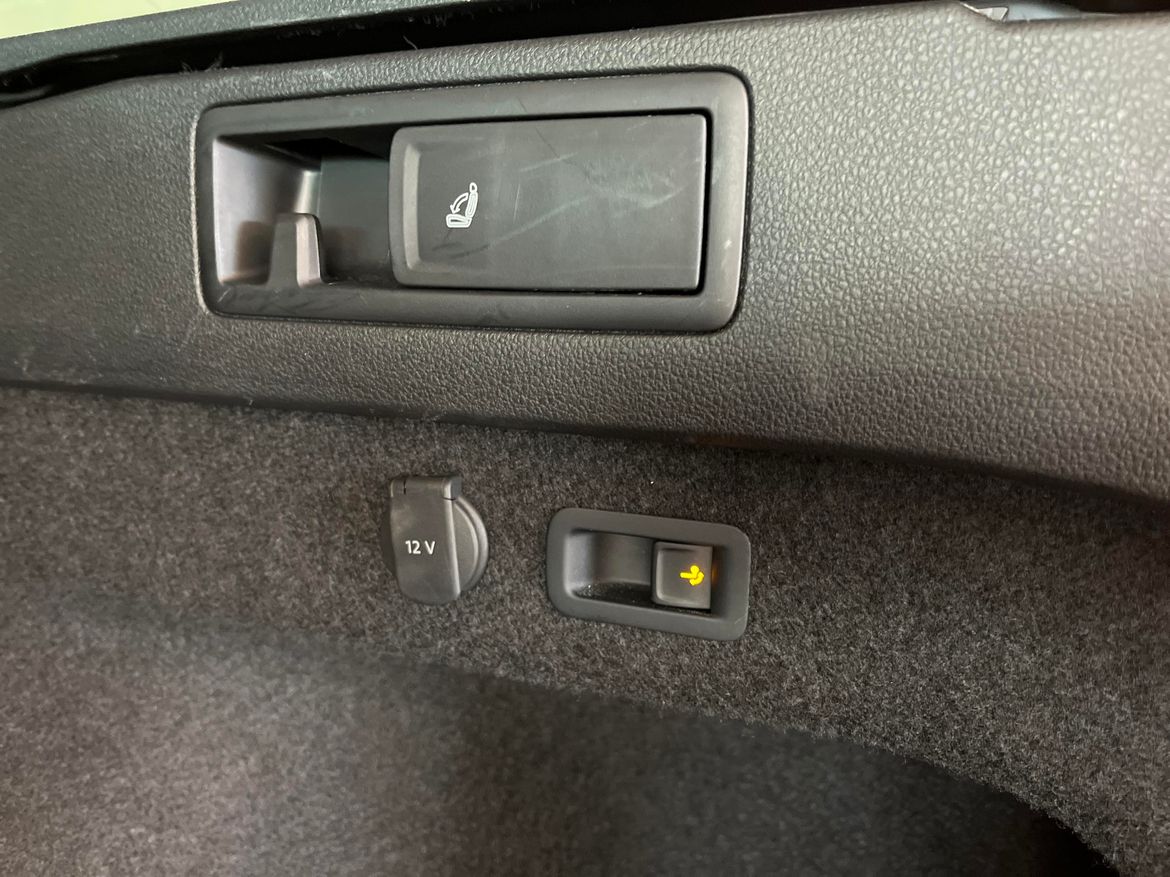 Volkswagen Passat 2023 - miniatyr 12