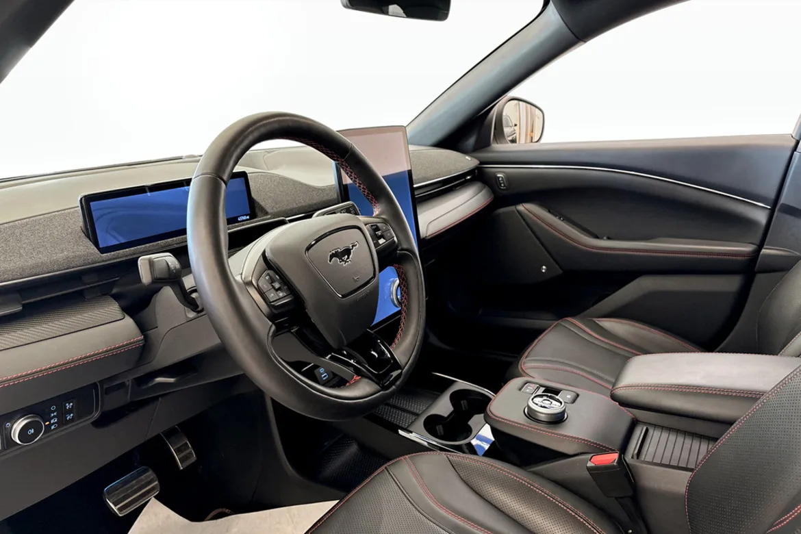 Ford Mustang Mach-E Standard Range AWD