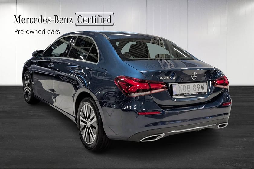 Bild 3 av Mercedes-Benz A 250 e Sedan 8G-DCT B-kam Navi