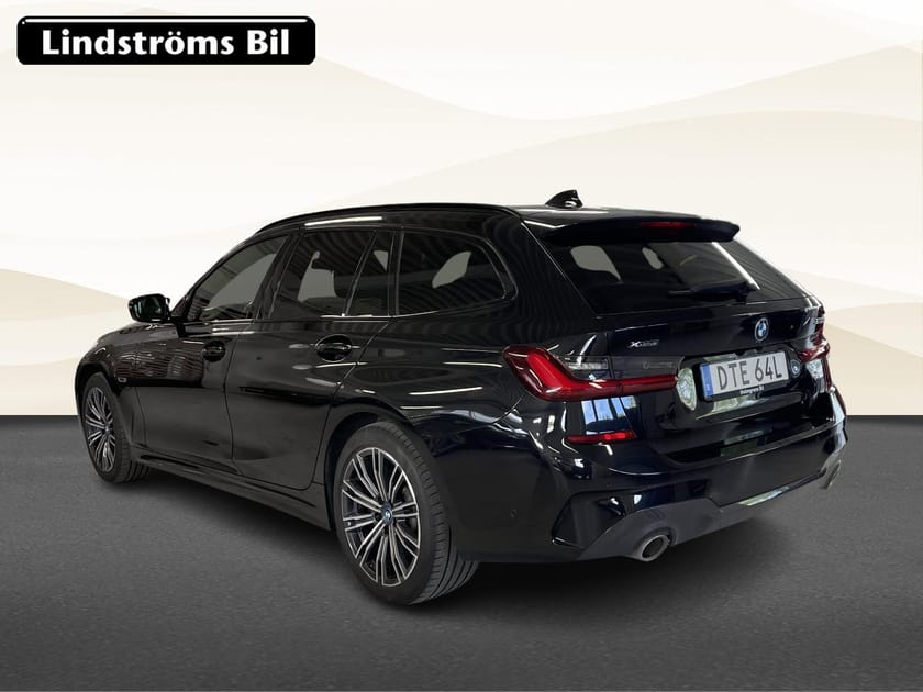Bild 4 av BMW 330e xDrive Touring – M Sport - Dragkrok - Vinterhjul