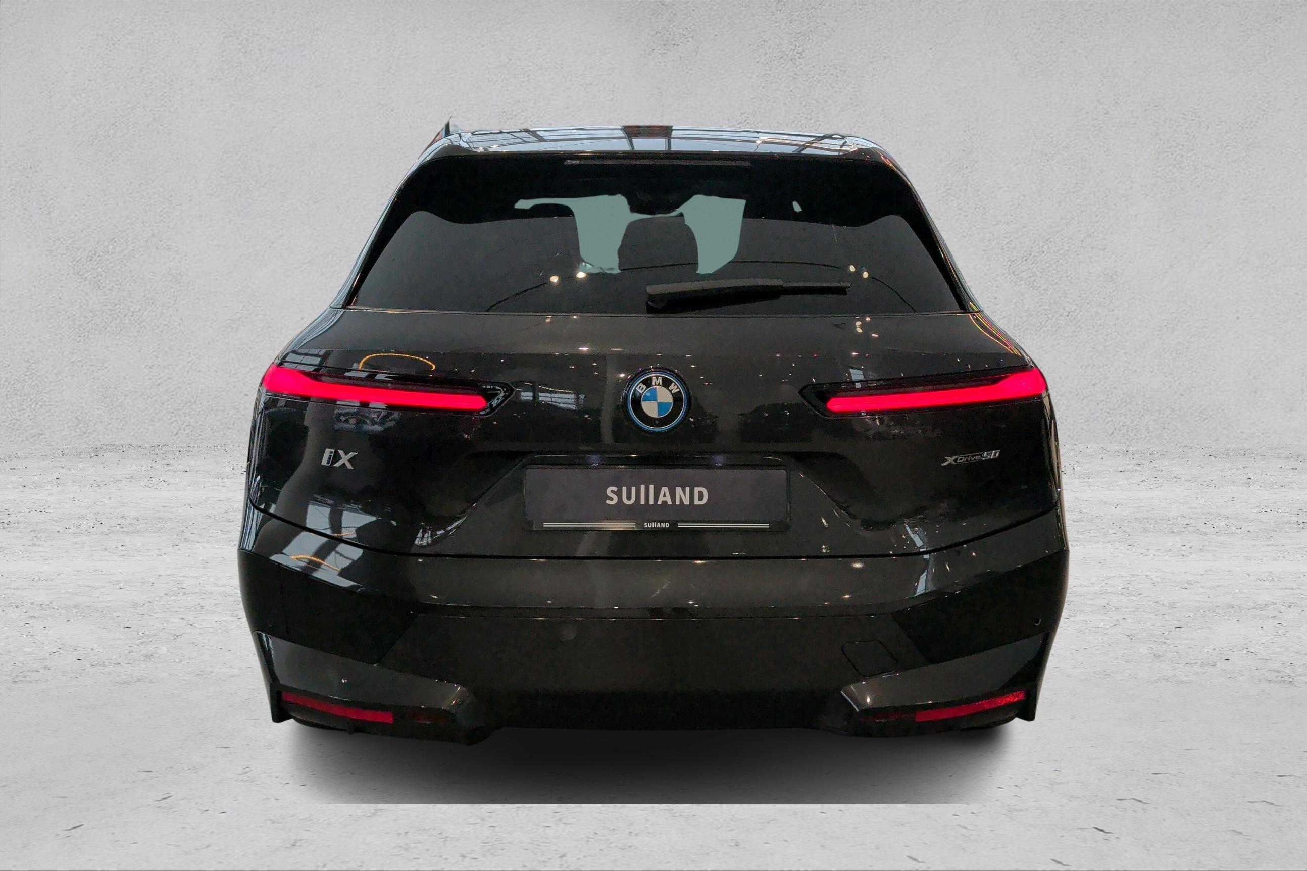 Thumnail bilde 3 av BMW iX xDrive50