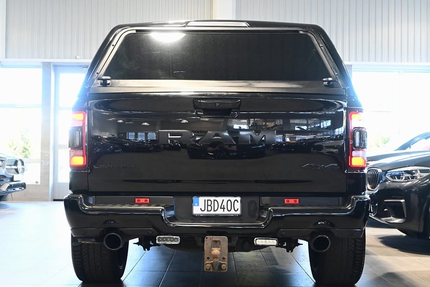 Bild 4 av RAM 1500 Crew Cab Limited Night 394hk Släde Kåpa Breddad TUFF