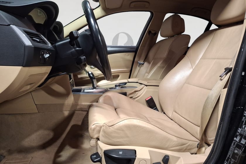 Bild 3 av BMW 520d Sedan 177HK AUT E60 PDC FARTHÅLLARE SKINN SPORTSTOL 0.46L/MIL