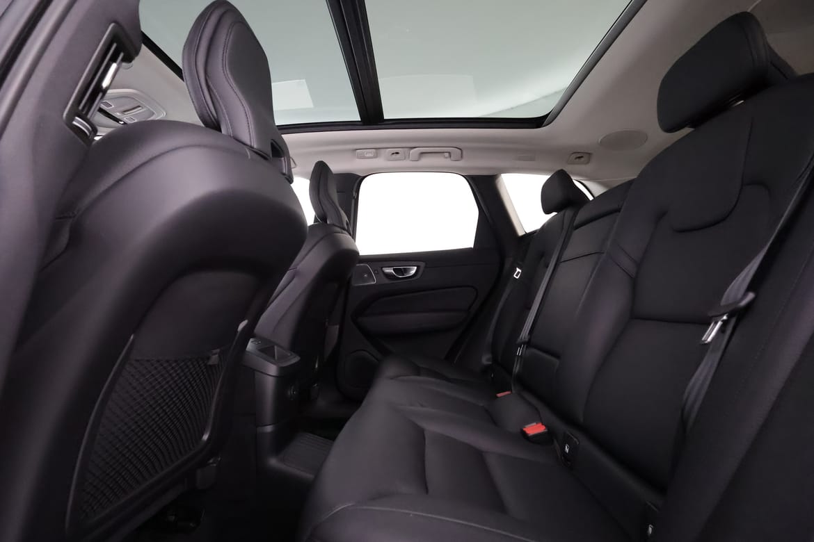 Volvo XC60 2022 - miniatyr 10