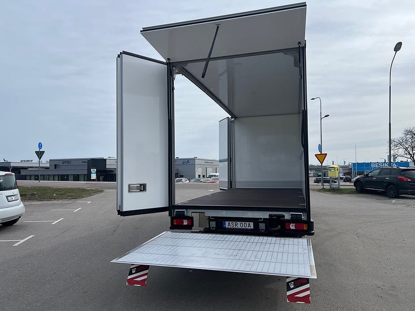 Bild 5 av Iveco Daily 72-180 Chassis Cab 72C18 A8 Skåpbil Öppningsbarsida Fullutrustad