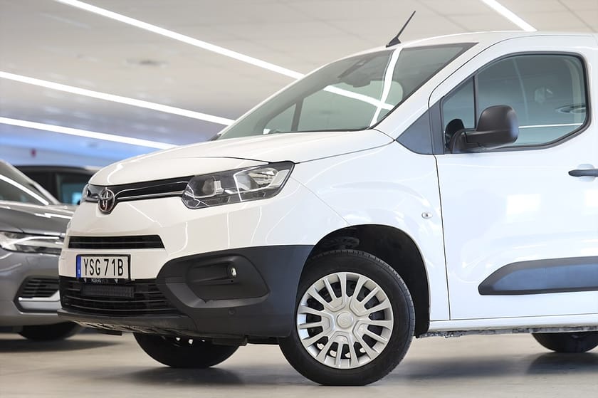 Bild 4 av Toyota ProAce City 1.2 Turbo 130hk 3-Sits CarPlay PDC B-Kamera