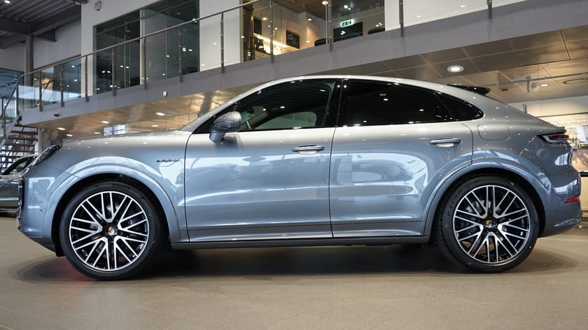 Bild 4 av Porsche Cayenne E-Hybrid Coupé Black Edition