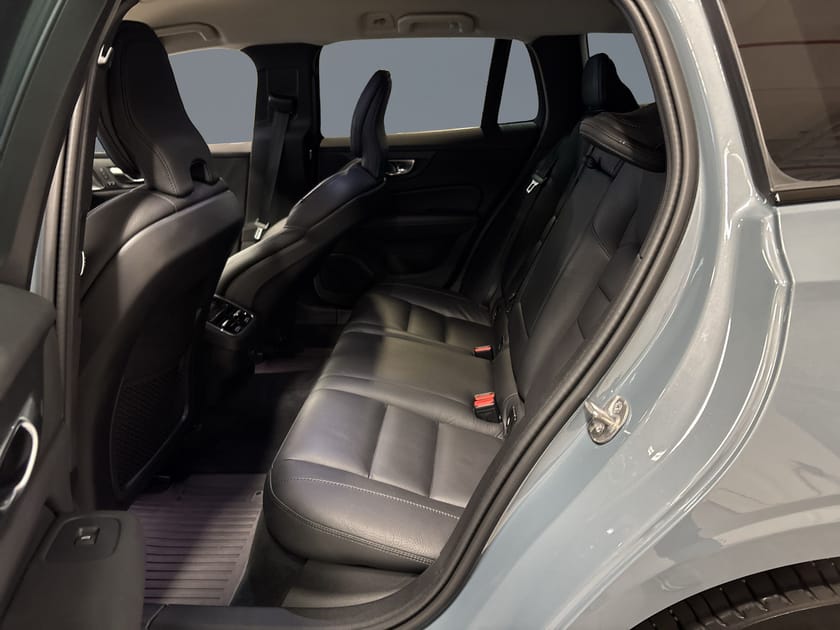 Bild 3 av Volvo V60 B4 Diesel Plus Dark//Dragkrok//360-Kamera//