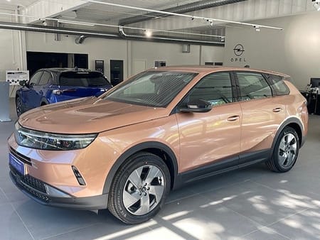 Opel Grandland Hybrid 136