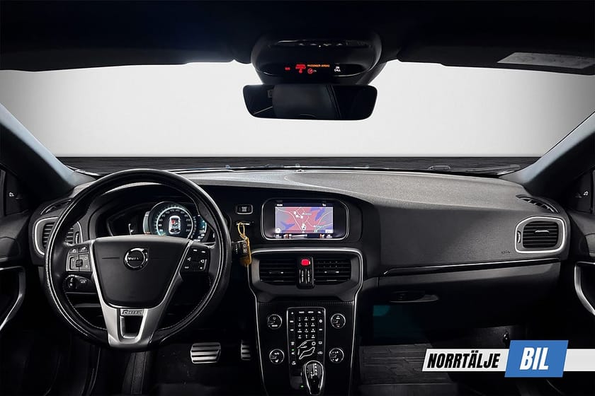 Bild 3 av Volvo V40 T3 152 HK R-DESIGN NAVI P-VÄRM B-KAMERA BLUETOOTH