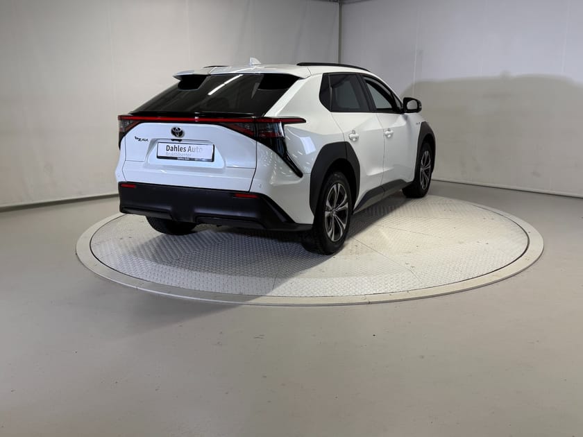 Bilde 3 av Toyota bZ4X Active Tech Delskinn/Ryggekam/El.bakluke/Navi/Cruise