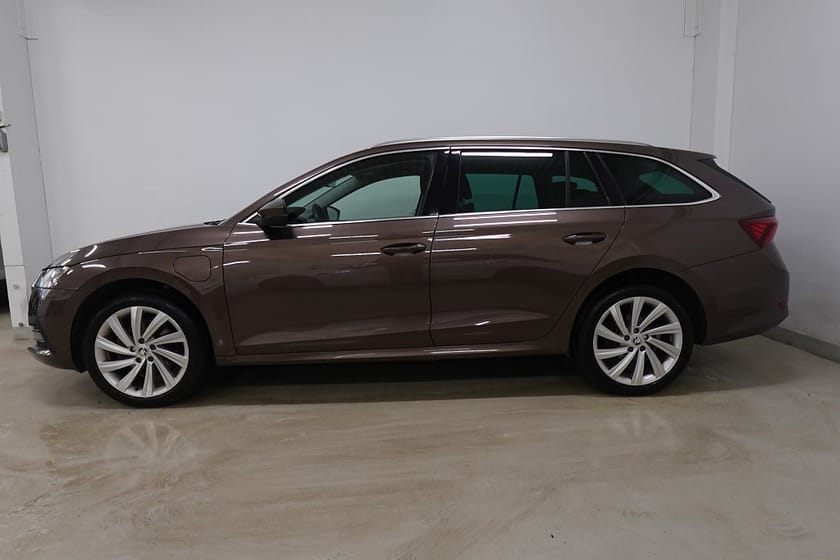 Bild 3 av Škoda Octavia Kombi iV Skoda Style Drag D-värme Adaptiv-F Keyless Cockpit
