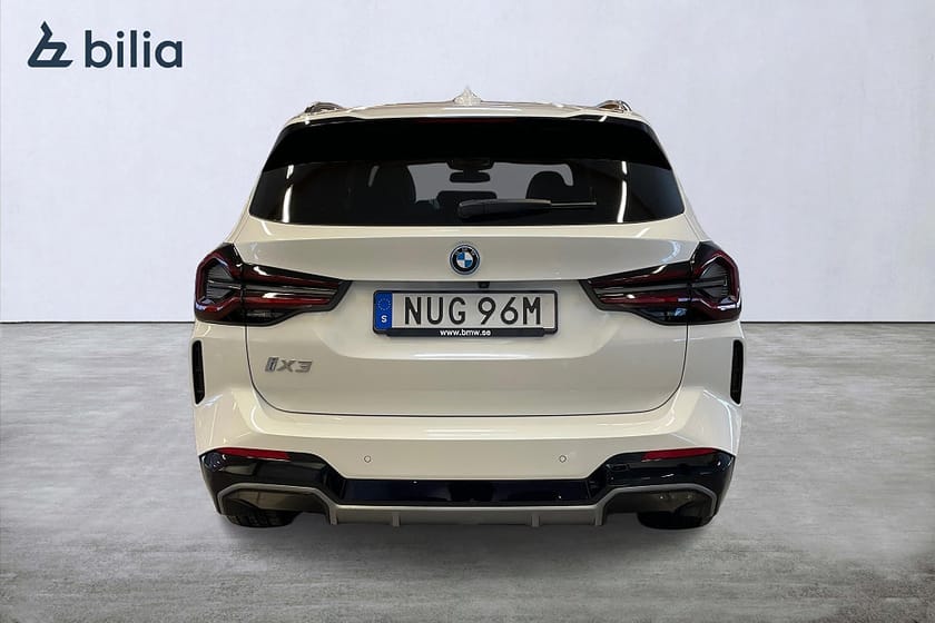 Bild 4 av BMW iX3 Charged M Sport Panorama Elstolar m. minne Kamera Drag