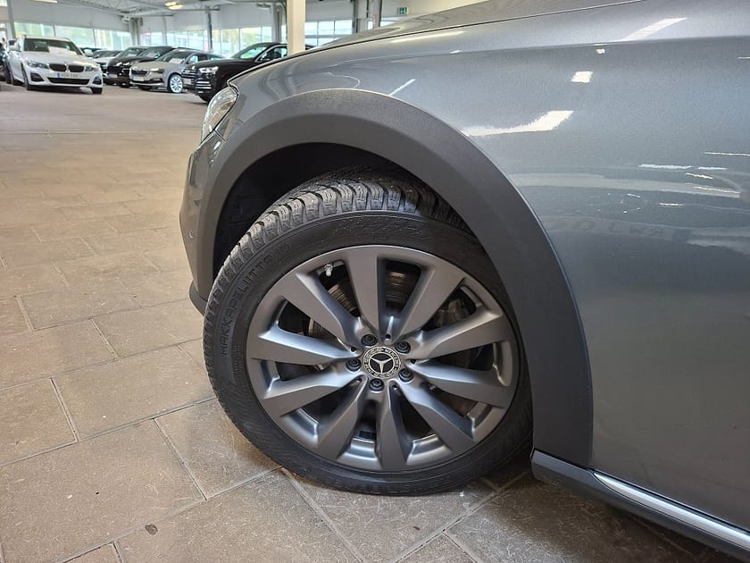 Bild 5 av Mercedes-Benz E 220 d 4MATIC All-Terrain 9G-Tronic "SE SPEC"