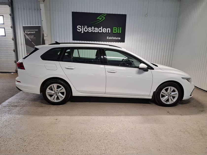 Bild 4 av Volkswagen Golf Sportscombi SC 1.5 eTSI DSG Kamera Digital Cockpit Drag  M/Kupévärm