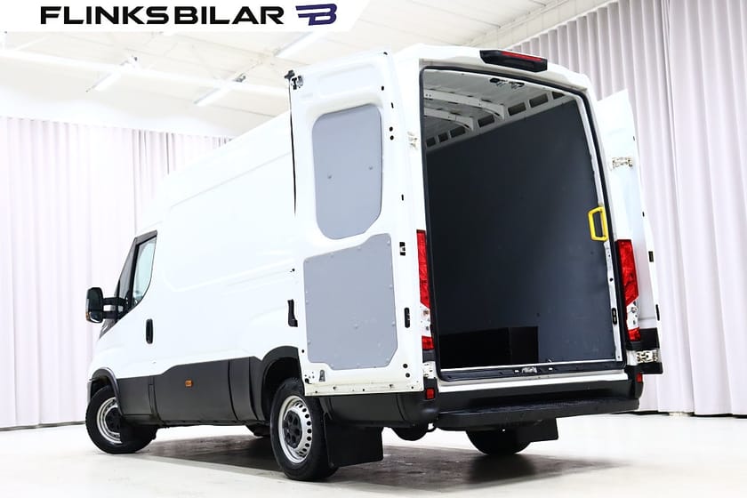 Bild 4 av Iveco Daily 35-140 Van 136HK Automat|Webasto|3.5Tondragvikt|Lågmil|Momsbil