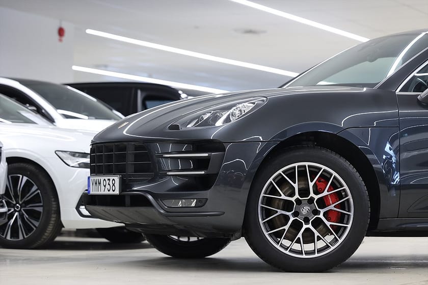 Bild 4 av Porsche Macan Turbo Performance 441hk Sport Chrono BOSE Drag