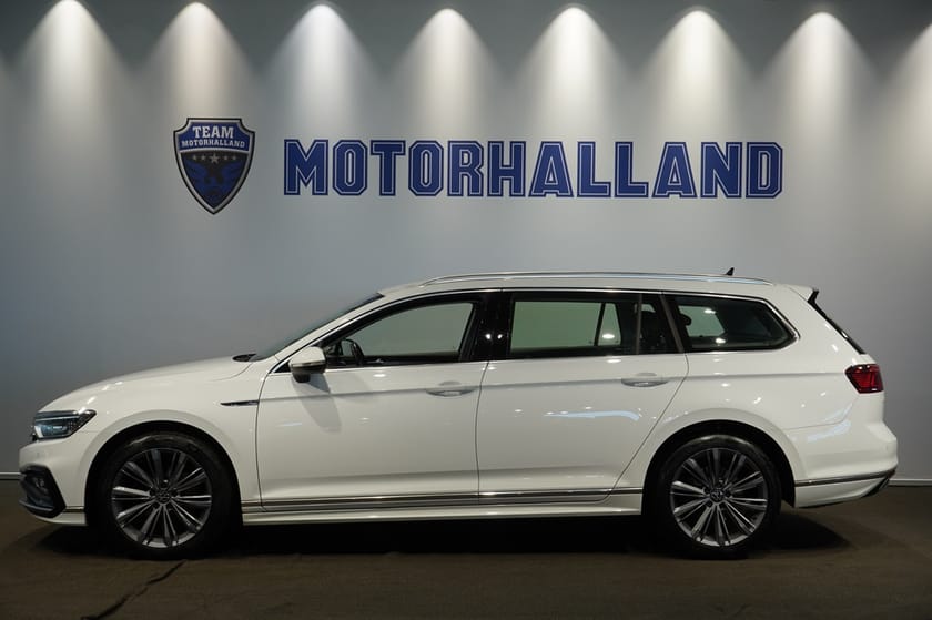 Bild 1 av Volkswagen Passat Sportscombi R-Line 2.0 TDI 4Motion DSG 200hk MOMS DRAG KAMERA