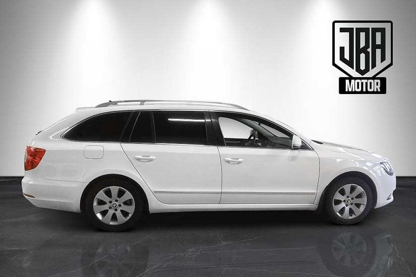 Bild 3 av Škoda Superb Kombi Skoda 2.0 TDI 4x4 Elegance - Fri hemleverans!