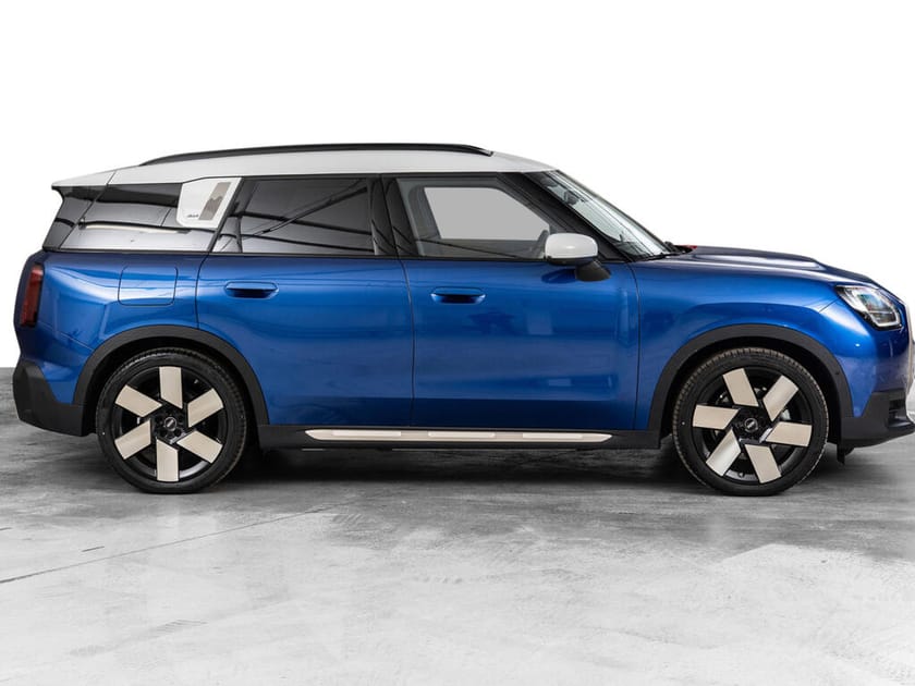 Bilde 4 av MINI Countryman SE ALL4 Favoured Trim - Package XL + V-hjul
