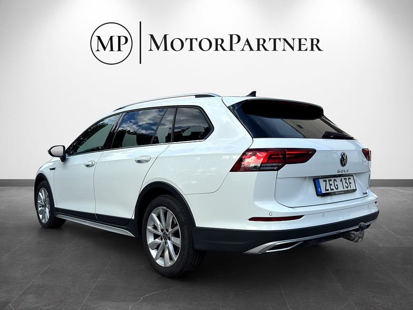 Bild 5 av Volkswagen Golf Alltrack 2.0 TDI 4Motion Cockpit Kamera Dragkrok 200hk