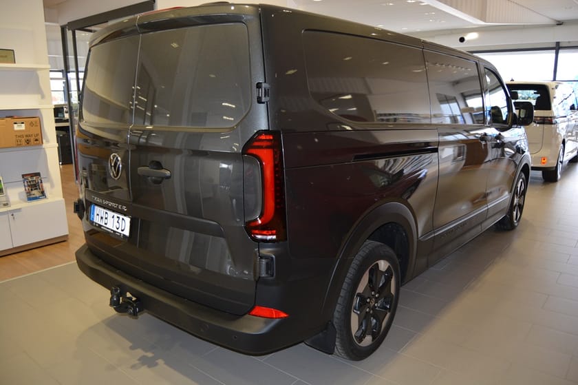 Bild 2 av Volkswagen Transporter skåp L2 TDI 170hk Aut Pan Americana