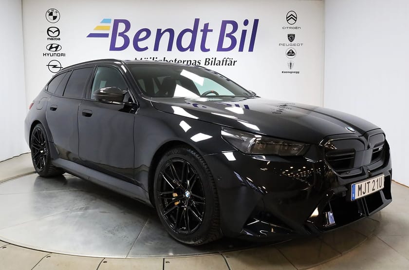 Bild 1 av BMW M5 Touring | Ultimate Package | Keramiska bromsar | B&W