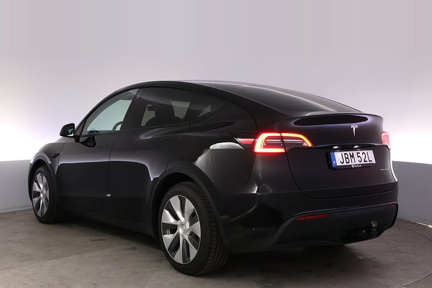 Bild 4 av Tesla Model Y Long Range AWD Autopilot Panorama Drag