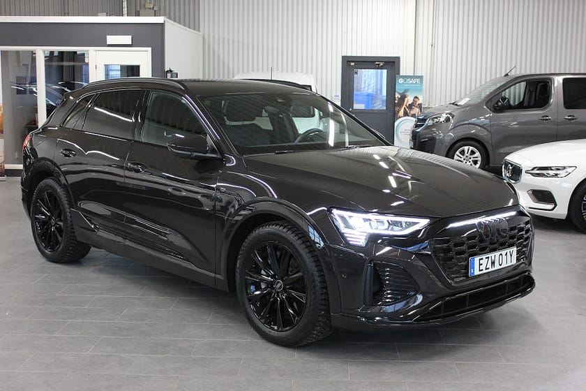 Bild 1 av Audi Q8 55 e-tron quattro S Line Panorama Drag 21 sport